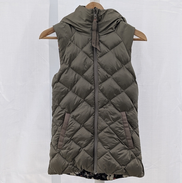 Lululemon | The Fluffiest Reversible Down Vest Olive Green Butterflies Size 2 - Picture 7 of 16